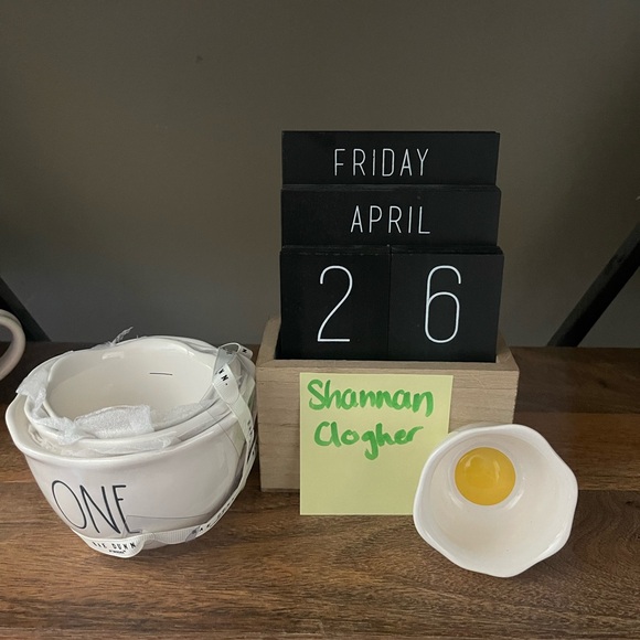 Rae dunn egg measuring cup - Picture 1 of 1